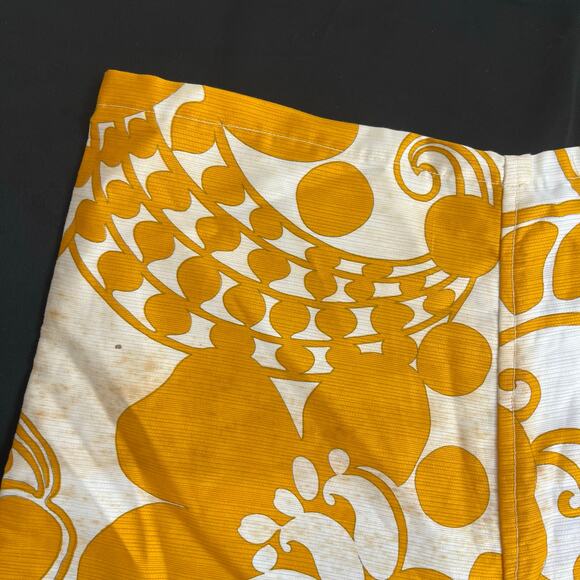 Vintage Hawaiian Floral Shorts Size 32 • Yellow White Aloha Print Swim Trunks - Picture 7 of 10